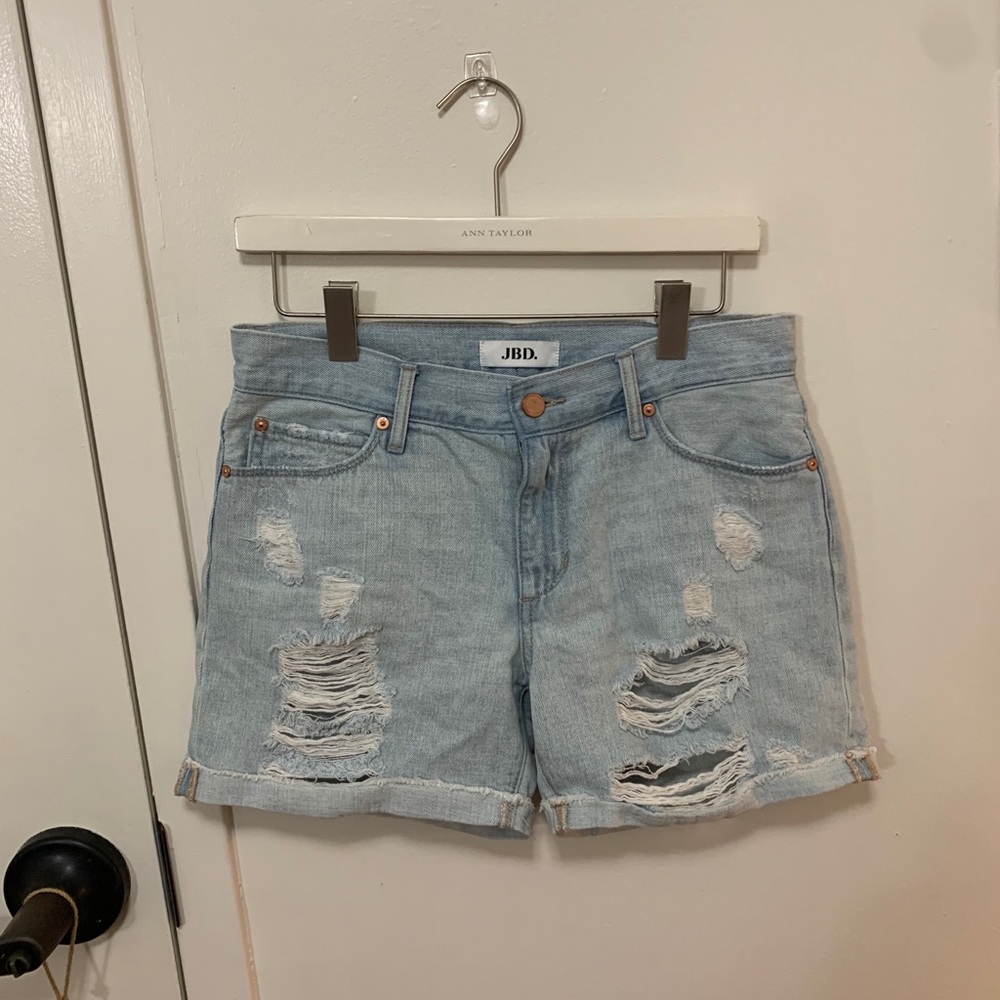 JBD Boyfriend-Fit Light Wash Jean Short